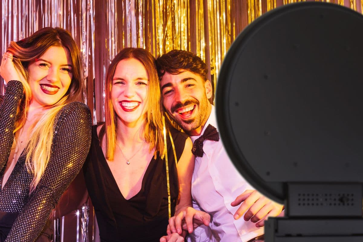 Professional photo booth rental selfie station